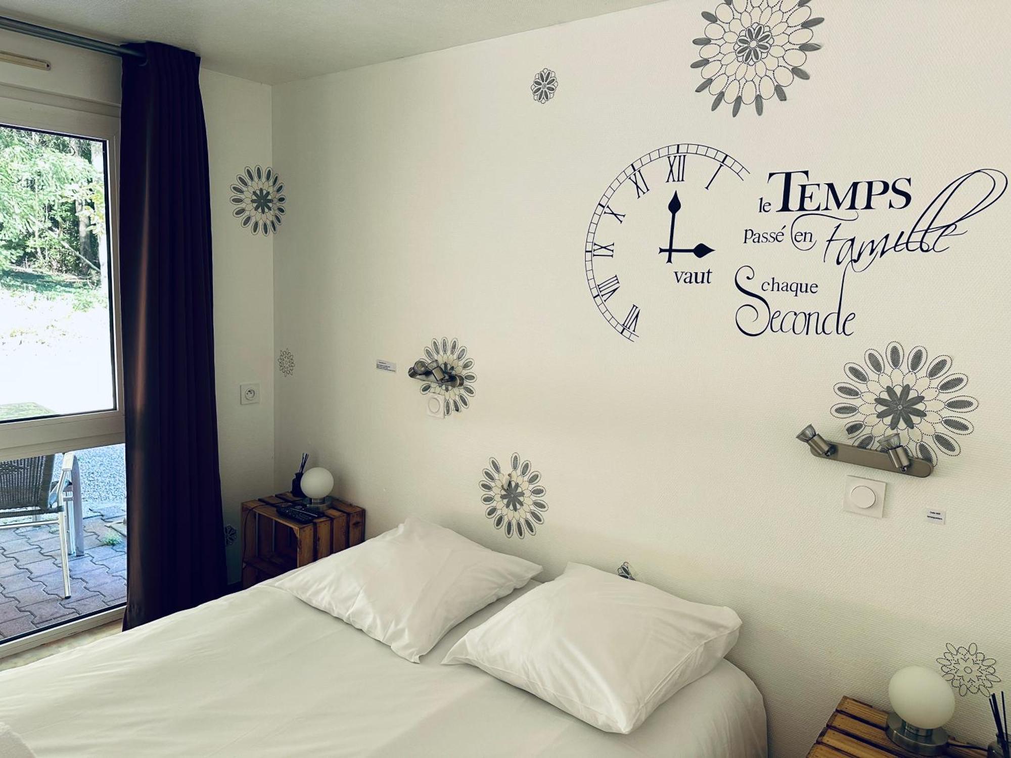 Du Cote De Chez Sam Hotel Andelaroche Bagian luar foto