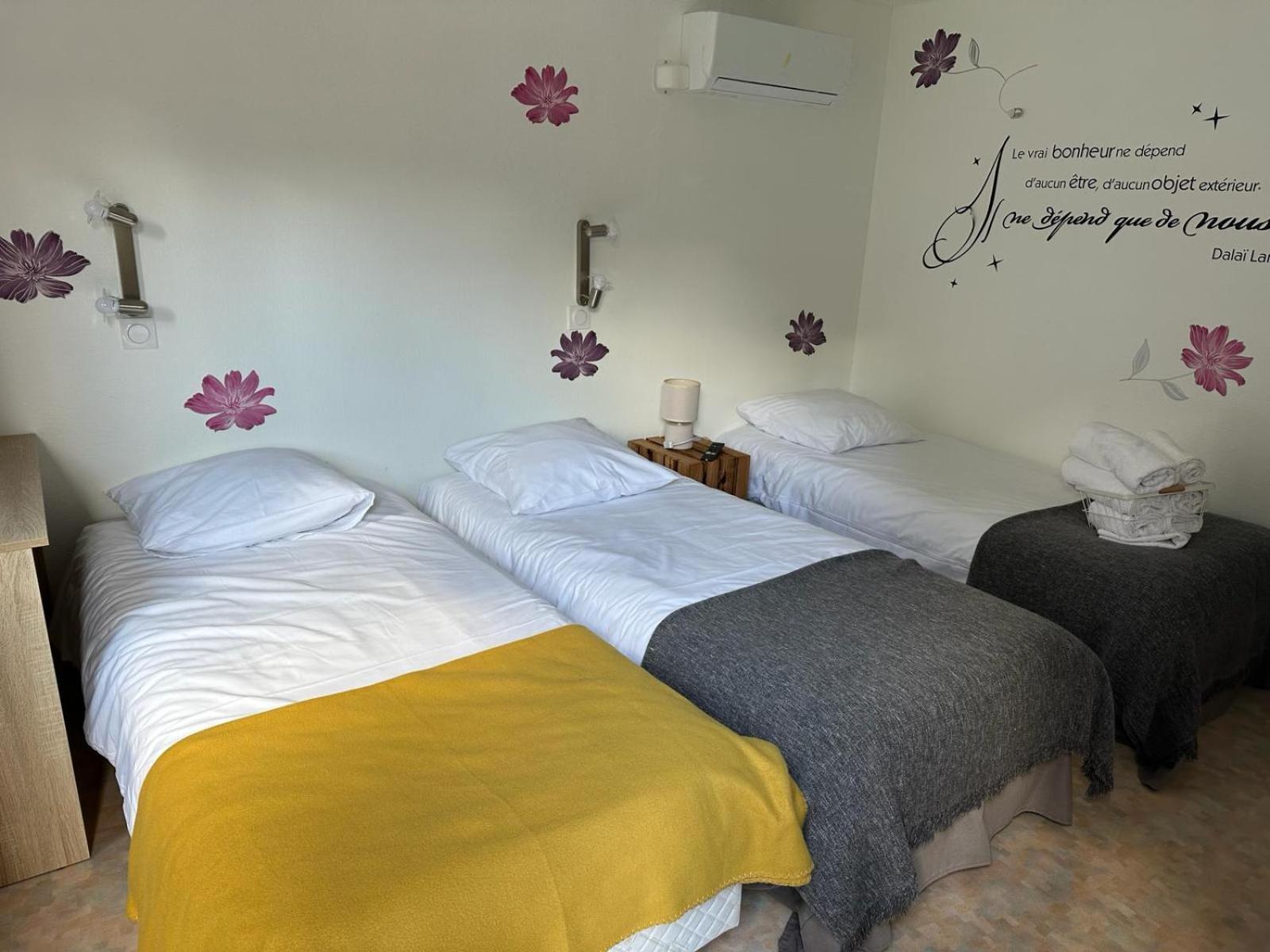 Du Cote De Chez Sam Hotel Andelaroche Bagian luar foto
